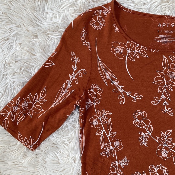 Apt. 9 SS Floral Top ๐ Rust & White - Picture 5 of 9